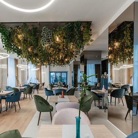 Hotel Clipa Drobeta Turnu Severin Buitenkant foto