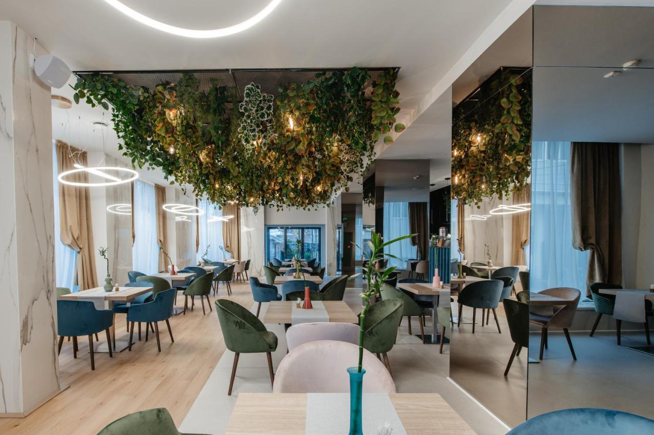 Hotel Clipa Drobeta Turnu Severin Buitenkant foto