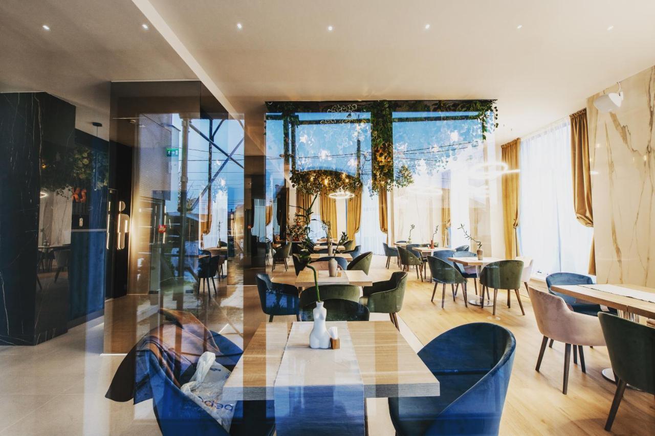 Hotel Clipa Drobeta Turnu Severin Buitenkant foto