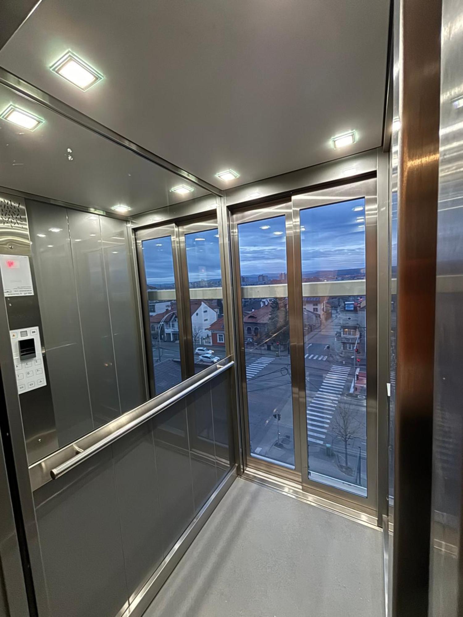 Hotel Clipa Drobeta Turnu Severin Buitenkant foto