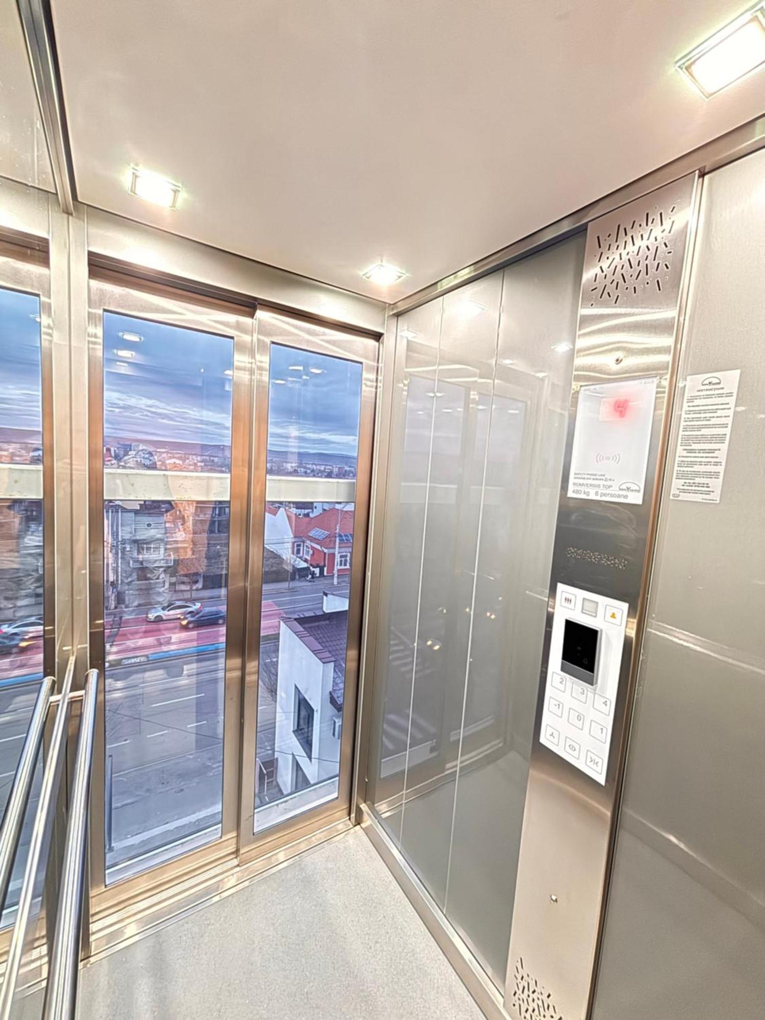 Hotel Clipa Drobeta Turnu Severin Buitenkant foto